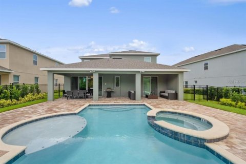 Casa en venta en Kissimmee, Florida, 8 dormitorios, 378.76 m2 № 1904269 - foto 9
