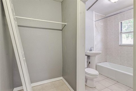 House in Lakeland, Florida 3 bedrooms, 99.22 sq.m. № 1827003 - photo 14