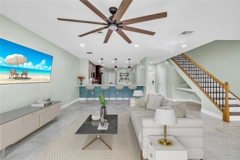 Townhouse in Dania Beach, Florida 3 bedrooms, 187.38 sq.m. № 1852091 - photo 17