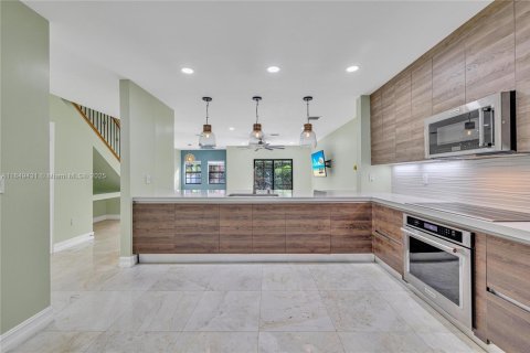 Townhouse in Dania Beach, Florida 3 bedrooms, 187.38 sq.m. № 1852091 - photo 5