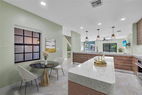 Townhouse in Dania Beach, Florida 3 bedrooms, 187.38 sq.m. № 1852091 - photo 7