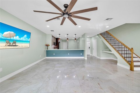 Townhouse in Dania Beach, Florida 3 bedrooms, 187.38 sq.m. № 1852091 - photo 10