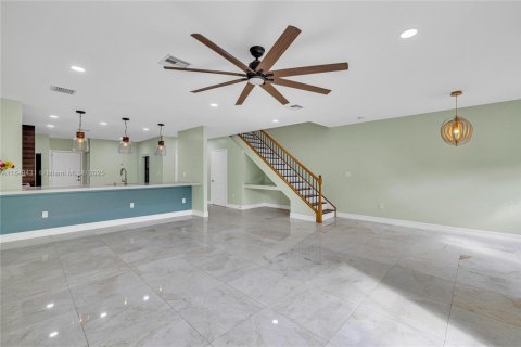 Townhouse in Dania Beach, Florida 3 bedrooms, 187.38 sq.m. № 1852091 - photo 16