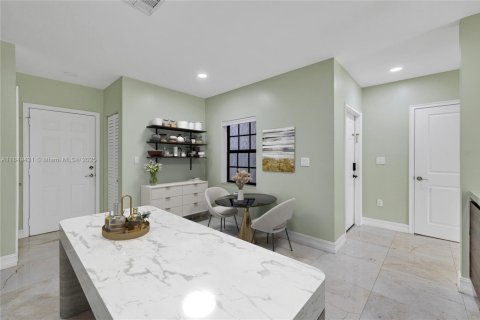 Townhouse in Dania Beach, Florida 3 bedrooms, 187.38 sq.m. № 1852091 - photo 4