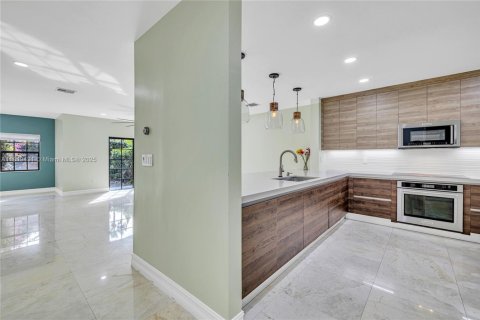 Townhouse in Dania Beach, Florida 3 bedrooms, 187.38 sq.m. № 1852091 - photo 6