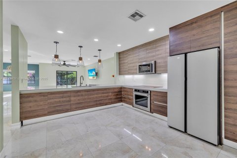 Townhouse in Dania Beach, Florida 3 bedrooms, 187.38 sq.m. № 1852091 - photo 3