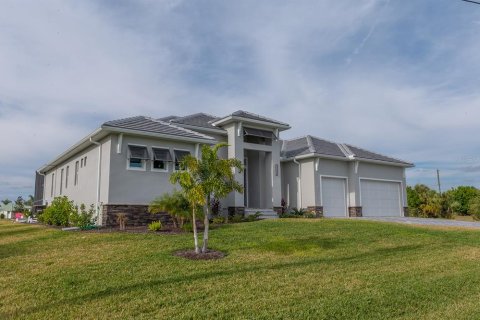 Villa ou maison à vendre à Punta Gorda, Floride: 3 chambres, 249.91 m2 № 2125673 - photo 2