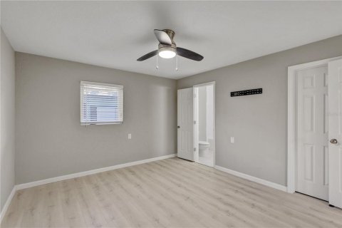 Condo in Saint Petersburg, Florida, 1 bedroom  № 2231508 - photo 15