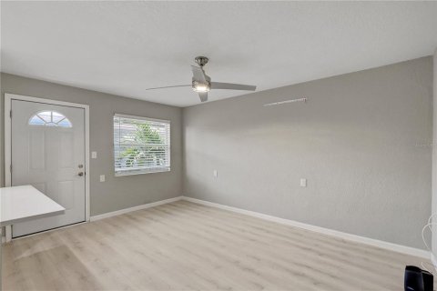 Condo in Saint Petersburg, Florida, 1 bedroom  № 2231508 - photo 6