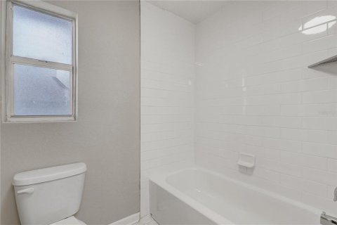 Condo in Saint Petersburg, Florida, 1 bedroom  № 2231508 - photo 18