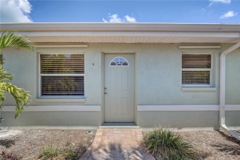 Condo in Saint Petersburg, Florida, 1 bedroom  № 2231508 - photo 2
