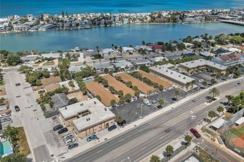 Condo in Saint Petersburg, Florida, 1 bedroom  № 2231508 - photo 25