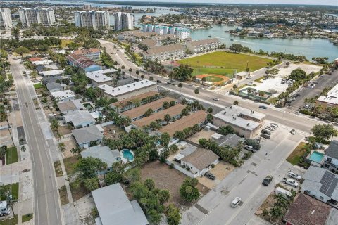 Condo in Saint Petersburg, Florida, 1 bedroom  № 2231508 - photo 29