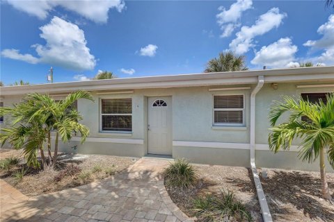 Condo in Saint Petersburg, Florida, 1 bedroom  № 2231508 - photo 22
