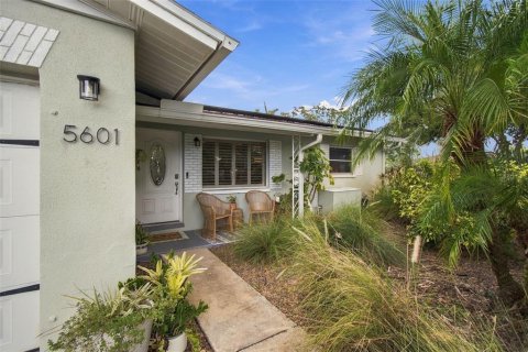 Casa en venta en Saint Petersburg, Florida, 3 dormitorios, 126.53 m2 № 2383807 - foto 5