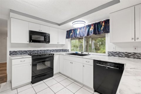 Villa ou maison à vendre à Hudson, Floride: 2 chambres, 140.47 m2 № 2395946 - photo 17
