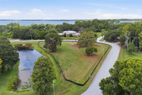 Terreno en Tarpon Springs, Florida № 2166795