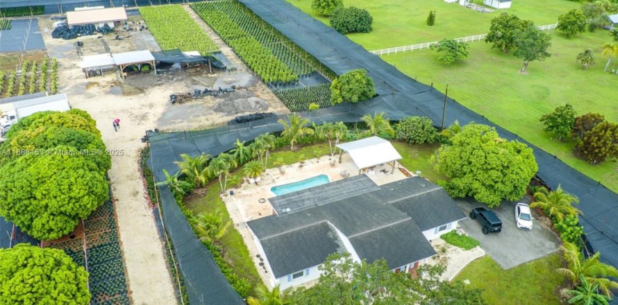 Villa ou maison à Miami, Floride 3 chambres, 159.88 m2 № 1942083