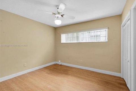 Casa en alquiler en Miami Beach, Florida, 3 dormitorios, 172.33 m2 № 1944170 - foto 19