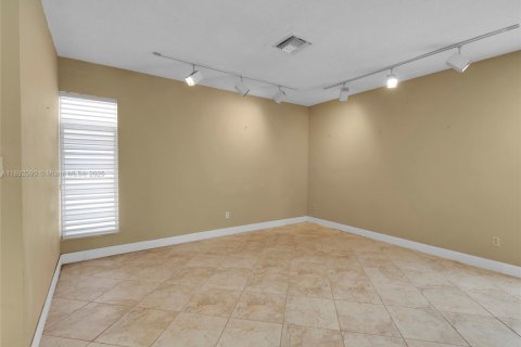 Casa en alquiler en Miami Beach, Florida, 3 dormitorios, 172.33 m2 № 1944170 - foto 8