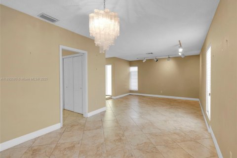 Casa en alquiler en Miami Beach, Florida, 3 dormitorios, 172.33 m2 № 1944170 - foto 6