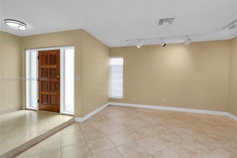 Casa en alquiler en Miami Beach, Florida, 3 dormitorios, 172.33 m2 № 1944170 - foto 26