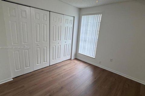 Снять в аренду кондоминиум в Корал-Спрингс, Флорида 2 спальни, 81.75м2, № 2051391 - фото 7