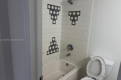 Снять в аренду кондоминиум в Корал-Спрингс, Флорида 2 спальни, 81.75м2, № 2051391 - фото 13