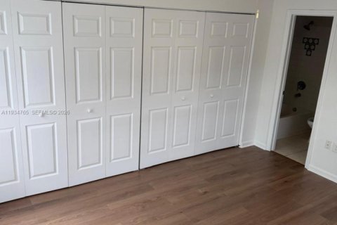 Снять в аренду кондоминиум в Корал-Спрингс, Флорида 2 спальни, 81.75м2, № 2051391 - фото 11