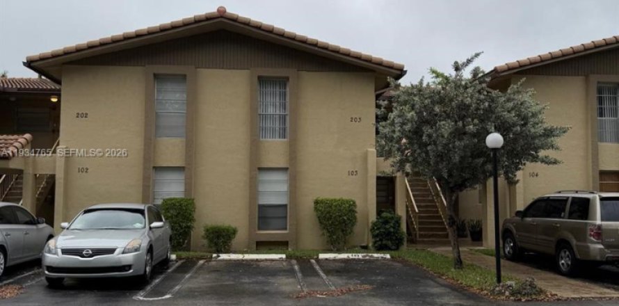 Кондоминиум с 2 спальнями в Корал-Спрингс, Флорида № 2051391