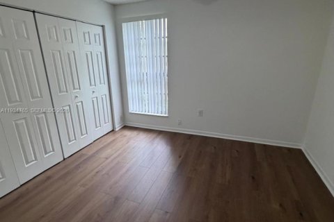 Снять в аренду кондоминиум в Корал-Спрингс, Флорида 2 спальни, 81.75м2, № 2051391 - фото 6