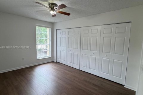 Снять в аренду кондоминиум в Корал-Спрингс, Флорида 2 спальни, 81.75м2, № 2051391 - фото 10