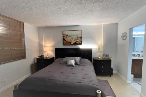 Condominio en venta en North Miami Beach, Florida, 1 dormitorio, 80.36 m2 № 1712102 - foto 9
