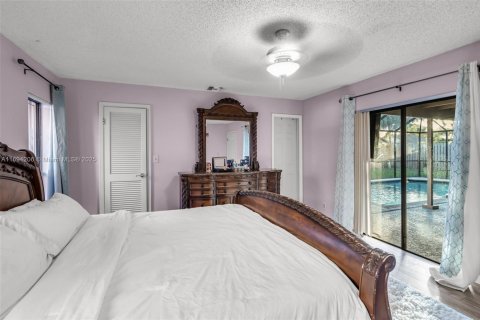 House in Coral Springs, Florida 4 bedrooms, 184.32 sq.m. № 1811206 - photo 21