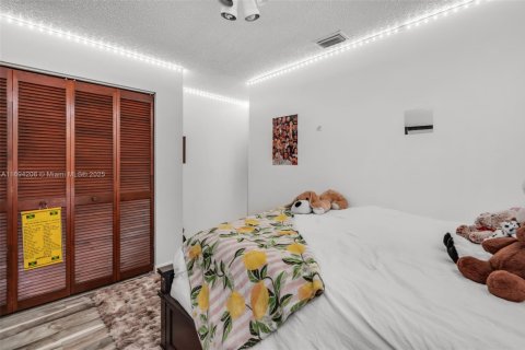 House in Coral Springs, Florida 4 bedrooms, 184.32 sq.m. № 1811206 - photo 28