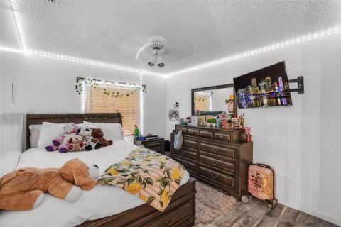 House in Coral Springs, Florida 4 bedrooms, 184.32 sq.m. № 1811206 - photo 27