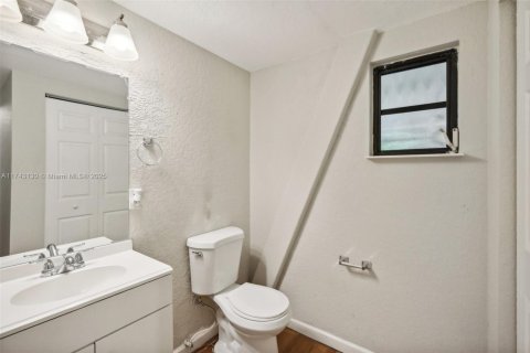 House in Royal Palm Beach, Florida 3 bedrooms, 154.78 sq.m. № 1698709 - photo 16
