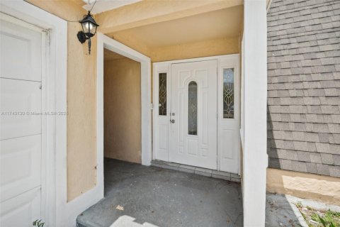 House in Royal Palm Beach, Florida 3 bedrooms, 154.78 sq.m. № 1698709 - photo 3