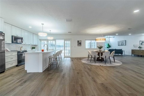Villa ou maison à vendre à Lakeland, Floride: 3 chambres, 305.28 m2 № 2412745 - photo 8