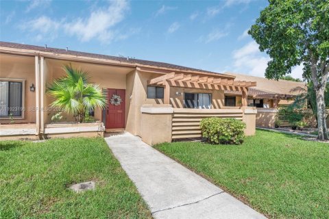 Casa en venta en Plantation, Florida, 3 dormitorios, 133.04 m2 № 1976904 - foto 3