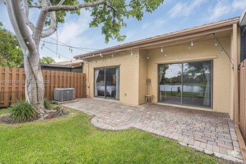 Casa en venta en Plantation, Florida, 3 dormitorios, 133.04 m2 № 1976904 - foto 30
