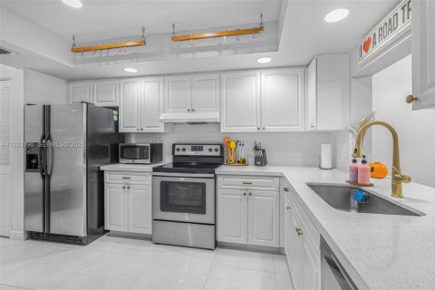 Casa en venta en Plantation, Florida, 3 dormitorios, 133.04 m2 № 1976904 - foto 9