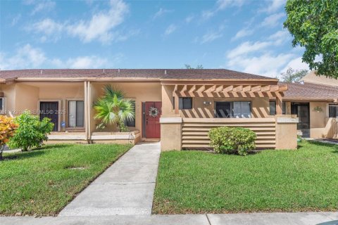 Casa en venta en Plantation, Florida, 3 dormitorios, 133.04 m2 № 1976904 - foto 1
