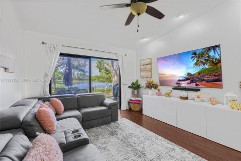 Casa en venta en Plantation, Florida, 3 dormitorios, 133.04 m2 № 1976904 - foto 13