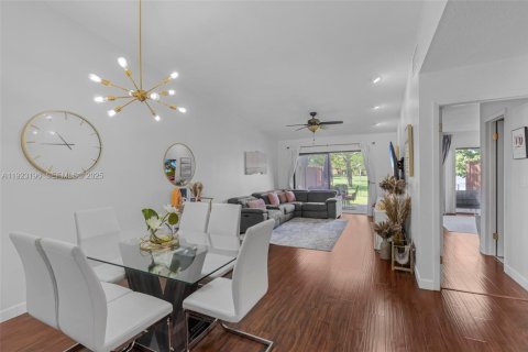 Casa en venta en Plantation, Florida, 3 dormitorios, 133.04 m2 № 1976904 - foto 10