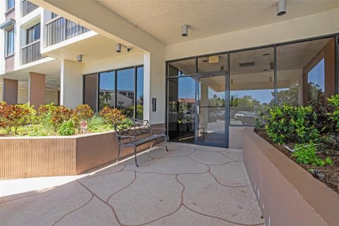 Copropriété à louer à Clearwater, Floride: 1 pièce, 40.78 m2 № 2167002 - photo 2