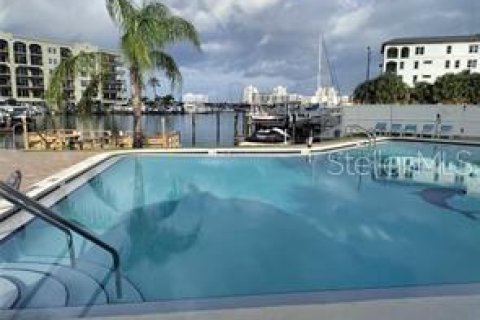 Copropriété à louer à Clearwater, Floride: 1 pièce, 40.78 m2 № 2167002 - photo 4