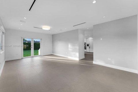 Casa en venta en Miami, Florida, 5 dormitorios, 265.98 m2 № 2008540 - foto 28