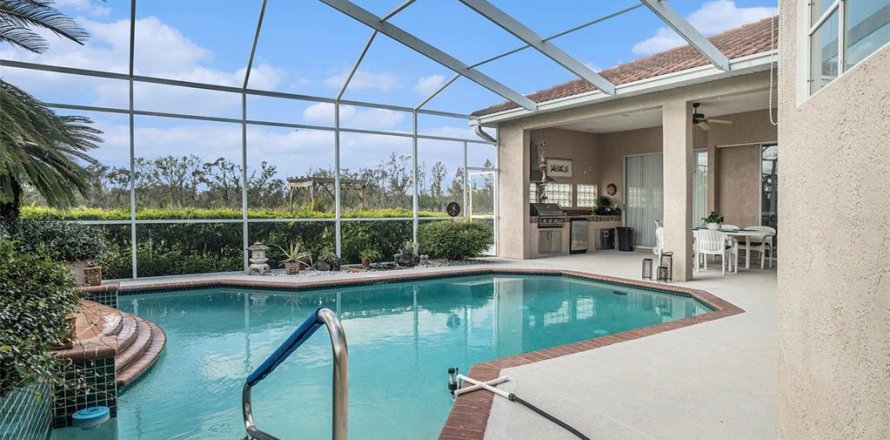 House in Fish Hawk, Florida 6 bedrooms, 481.33 sq.m. № 1767033