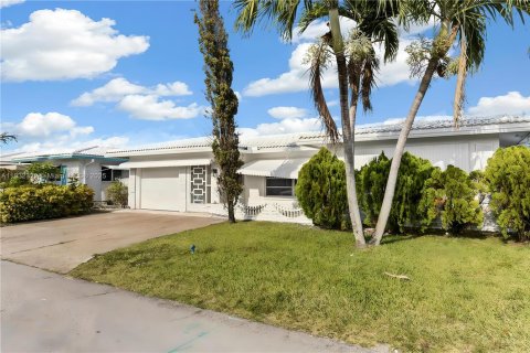 House in Tamarac, Florida 2 bedrooms, 154.22 sq.m. № 1809112 - photo 3